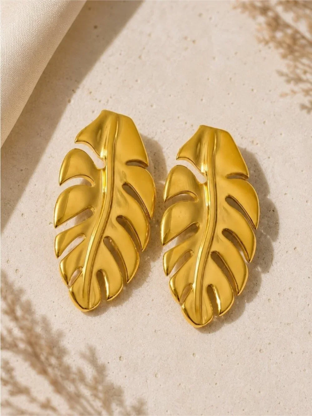 Gold tone Leaf Drop Earrings - Women's Fashion Jewelry